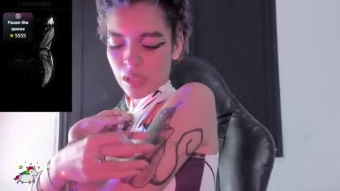 Anny online show from February 4, 2026, 9:53 pm