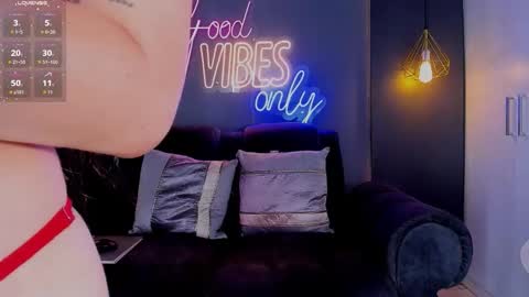 anny_loves online show from November 14, 2025, 6:17 pm