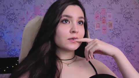 Annie online show from November 19, 2025, 1:38 am