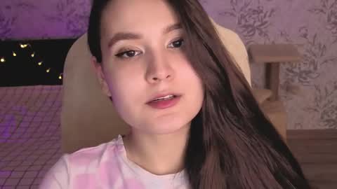 Snapshot of anny_shine chatting on June 9, 2026, 10:21 pm Annie online show from June 9, 2026, 10:21 pm