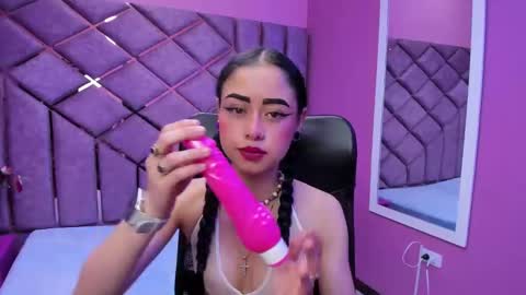 Anny online show from October 21, 2025, 3:13 pm