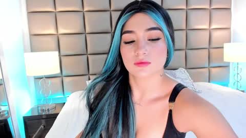 Snapshot of annyhizzle chatting on February 21, 2025, 9:22 pm online show from February 21, 2025, 9:22 pm