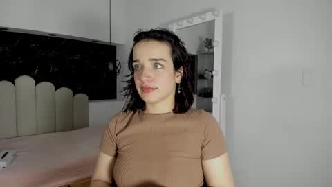 Anny online show from February 9, 2026, 8:24 pm