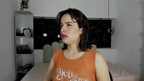 Anny online show from February 10, 2026, 8:24 pm