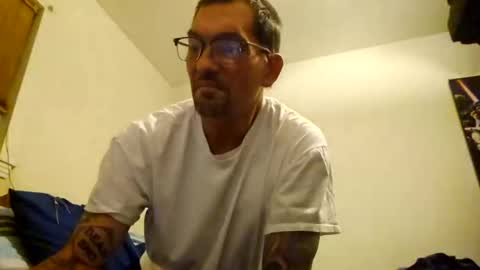 Snapshot of anonychris chatting on November 4, 2025, 3:49 am AnonaChris online show from November 4, 2025, 3:49 am