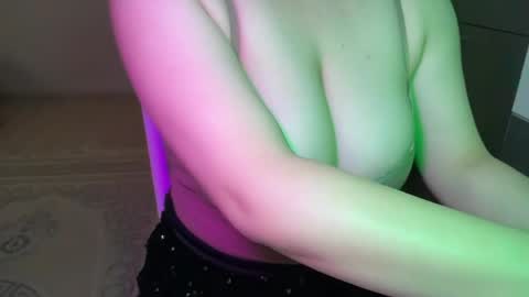 Snapshot of anora_sunny chatting on June 3, 2026, 4:56 pm Any online show from June 3, 2026, 4:56 pm