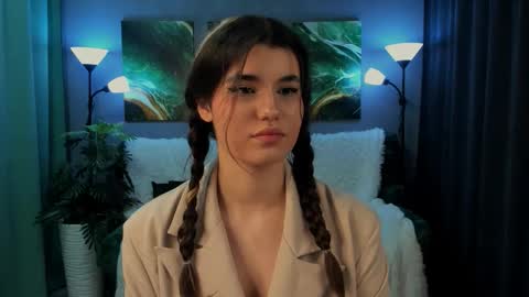 Anora online show from September 14, 2025, 6:18 pm