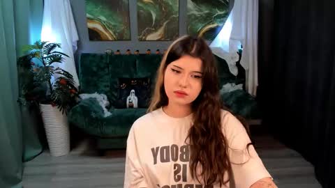 Anora online show from November 5, 2025, 7:03 pm