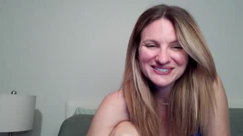 Snapshot of ansleypage chatting on May 3, 2026, 1:55 am heyitsansley online show from May 3, 2026, 1:55 am