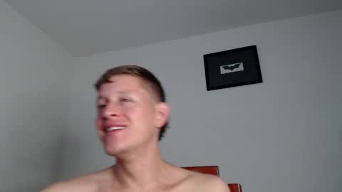 Snapshot of anthonnymorrison chatting on December 4, 2024, 6:06 pm leon online show from December 4, 2024, 6:06 pm