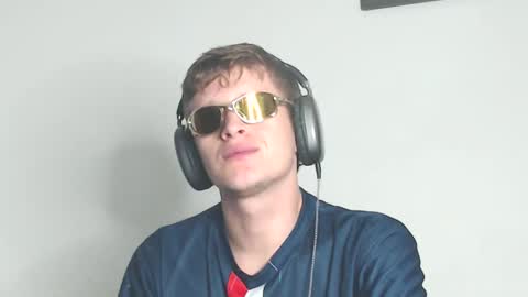 Snapshot of anthonnymorrison chatting on January 21, 2025, 6:11 am leon online show from January 21, 2025, 6:11 am