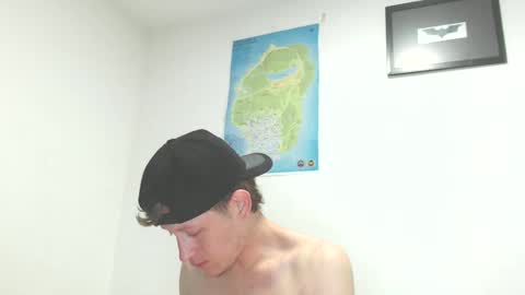 Snapshot of anthonnymorrison chatting on March 8, 2025, 7:20 pm leon online show from March 8, 2025, 7:20 pm