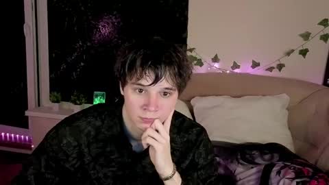 Snapshot of anthonycutie chatting on April 18, 2026, 6:01 pm Anthony online show from April 18, 2026, 6:01 pm