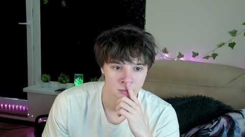 Snapshot of anthonycutie chatting on April 22, 2026, 7:22 am Anthony online show from April 22, 2026, 7:22 am
