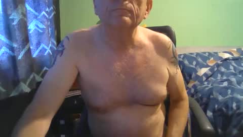 Snapshot of antmatt2025 chatting on September 9, 2025, 2:16 pm antmatt2025 online show from September 9, 2025, 2:16 pm