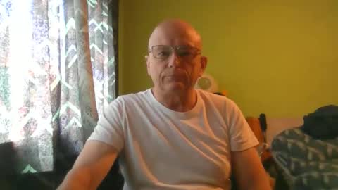 Snapshot of antmatt2025 chatting on May 13, 2026, 12:35 pm antmatt2025 online show from May 13, 2026, 12:35 pm