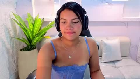 Antonela online show from September 20, 2025, 12:39 pm