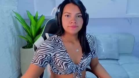 Antonela online show from September 22, 2025, 1:02 pm