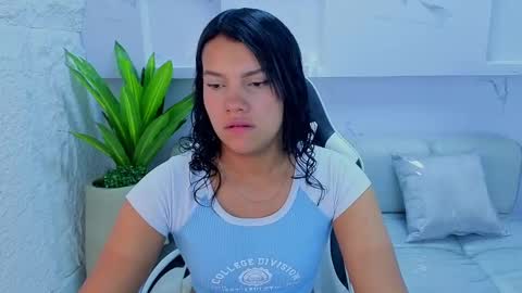 Antonela online show from September 24, 2025, 1:03 pm