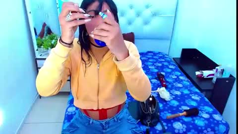 antonela_xx3 online show from January 9, 2025, 8:33 pm