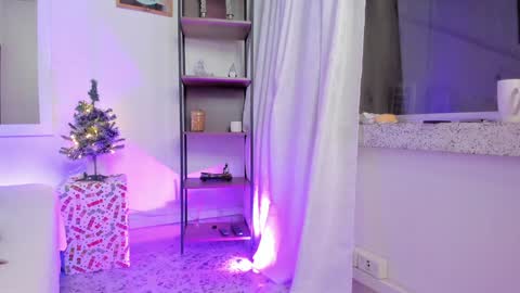 Snapshot of antonelabella chatting on December 17, 2024, 12:23 am Antonela online show from December 17, 2024, 12:23 am