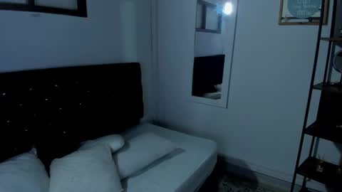 Antonela online show from February 10, 2025, 2:41 am