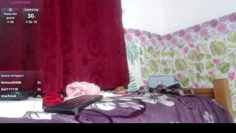 alisontitsmilk19 stip  live. online show from December 27, 2024, 2:25 am