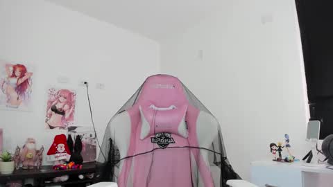 Antonella online show from December 18, 2025, 8:15 pm