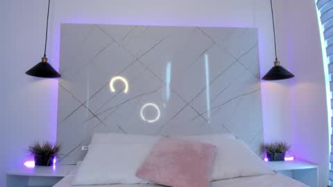 Antonella online show from April 9, 2026, 7:41 pm