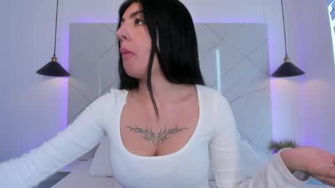 Antonella online show from April 10, 2026, 7:40 pm