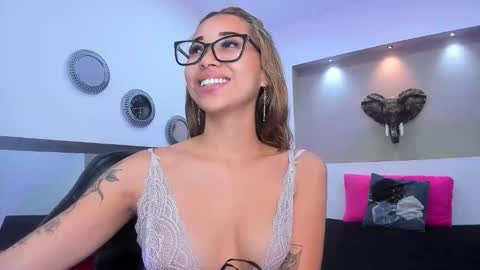 Antonella online show from February 6, 2026, 11:57 am