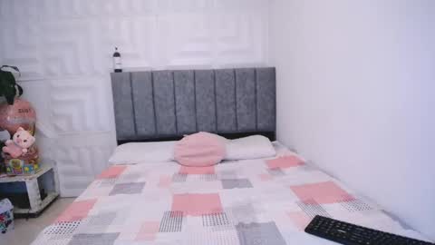 Snapshot of antonella_mcry chatting on February 6, 2025, 9:06 pm antonella online show from February 6, 2025, 9:06 pm