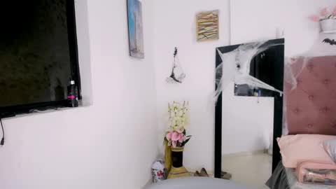 Snapshot of antonella_mcry chatting on October 16, 2025, 1:17 am antonella online show from October 16, 2025, 1:17 am