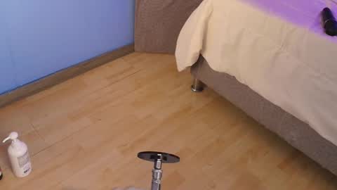 Antonella online show from March 13, 2026, 4:52 am