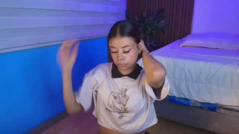Antonella online show from May 26, 2026, 3:24 am