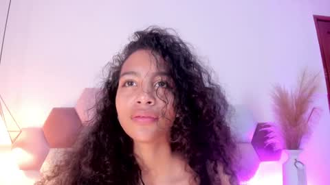 Snapshot of antonellahall_ chatting on January 9, 2025, 3:01 pm AntonellaHall online show from January 9, 2025, 3:01 pm