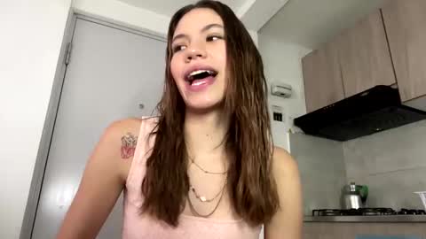 Snapshot of antonellarossii_ chatting on December 10, 2024, 1:00 pm Antonella  online show from December 10, 2024, 1:00 pm