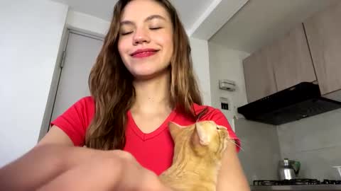 Snapshot of antonellarossii_ chatting on December 22, 2024, 5:32 pm Antonella  online show from December 22, 2024, 5:32 pm