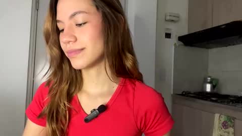 Snapshot of antonellarossii_ chatting on February 6, 2025, 1:43 pm Antonella  online show from February 6, 2025, 1:43 pm