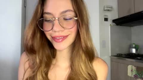 Snapshot of antonellarossii_ chatting on February 8, 2025, 4:25 pm Antonella  online show from February 8, 2025, 4:25 pm