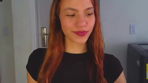 Snapshot of antonellarossii_ chatting on March 3, 2025, 1:42 pm Antonella  online show from March 3, 2025, 1:42 pm