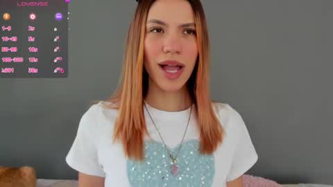 Snapshot of antonellarossii_ chatting on October 2, 2025, 1:18 pm Antonella  online show from October 2, 2025, 1:18 pm