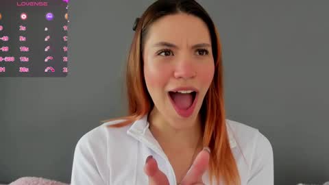 Snapshot of antonellarossii_ chatting on October 8, 2025, 1:09 pm Antonella  online show from October 8, 2025, 1:09 pm