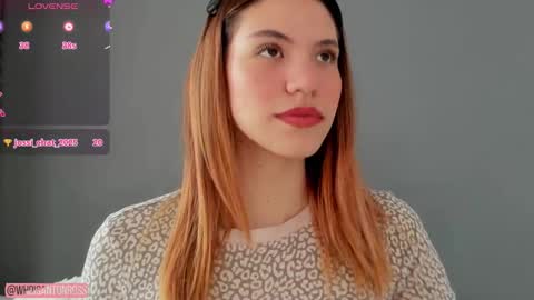 Snapshot of antonellarossii_ chatting on October 17, 2025, 2:08 pm Antonella  online show from October 17, 2025, 2:08 pm