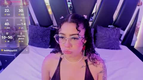 A N T O N E L L E  online show from November 9, 2025, 11:30 am