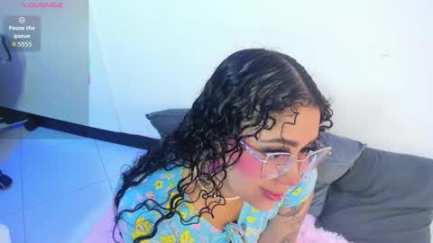 A N T O N E L L E  online show from November 15, 2025, 8:33 am