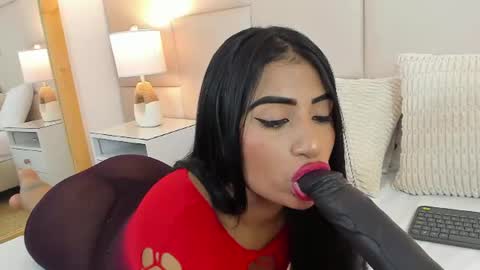 Antonia online show from June 18, 2026, 12:53 pm