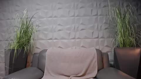 HI My name is Antonio online show from December 29, 2024, 11:08 pm