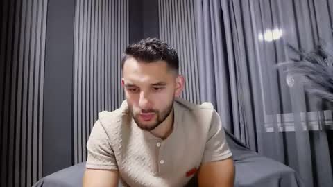 HI My name is Antonio online show from September 21, 2025, 7:04 pm