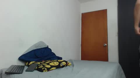 Snapshot of antony_smithh chatting on February 6, 2025, 9:38 pm antony_smithh online show from February 6, 2025, 9:38 pm